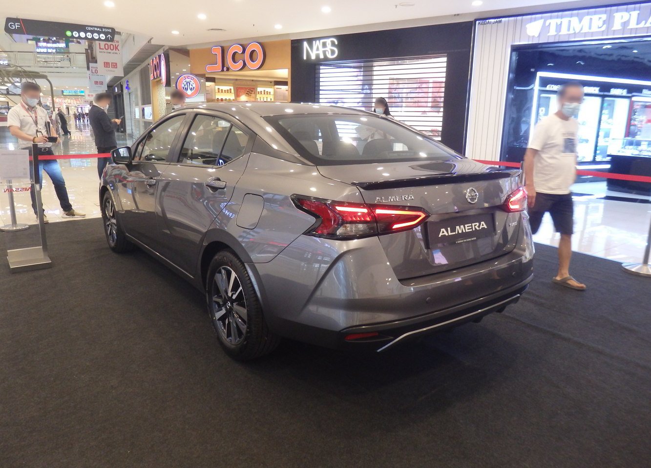 Nissan almera n18
